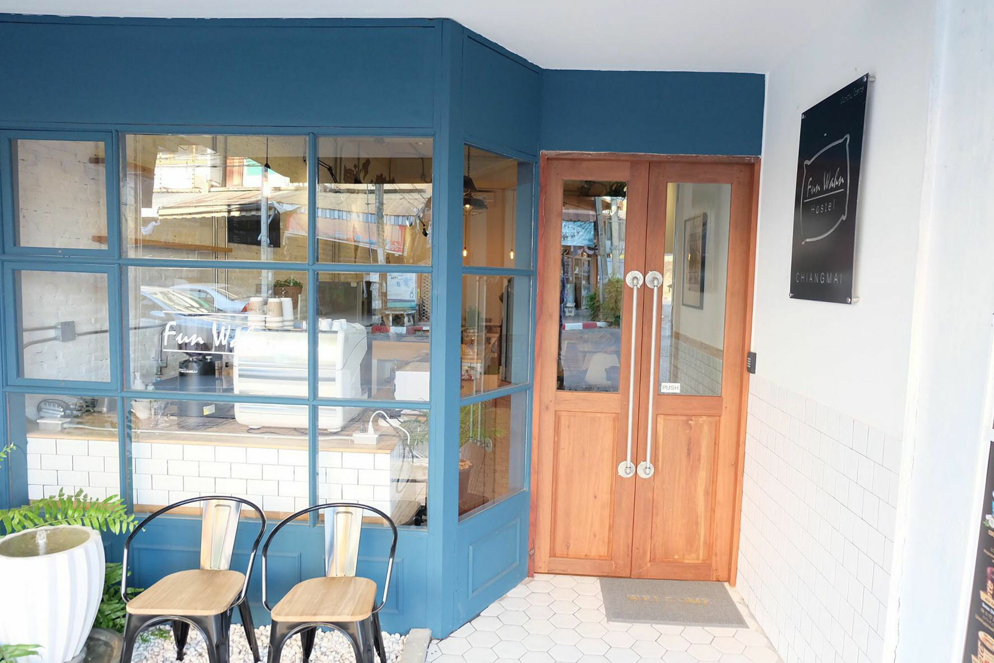 Funwahn Hostel And Cafe Čiang Mai Exteriér fotografie